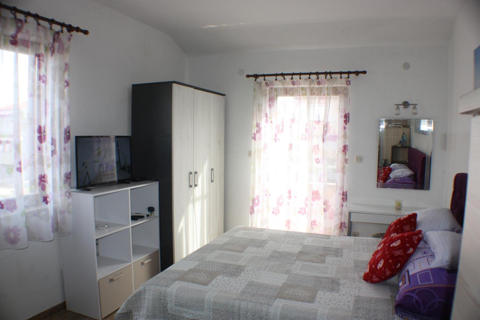 Jacqueline Apartment